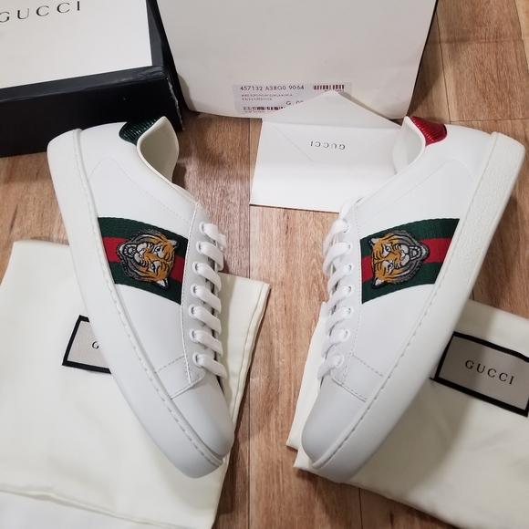 gucci ace embroidered sneaker tiger